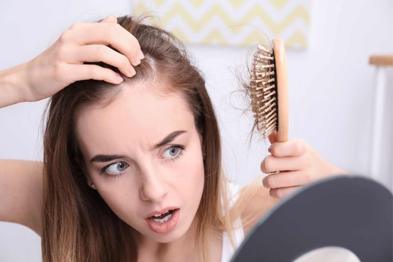 10 conseils pour remédier aux cheveux clairsemés - dokteronline